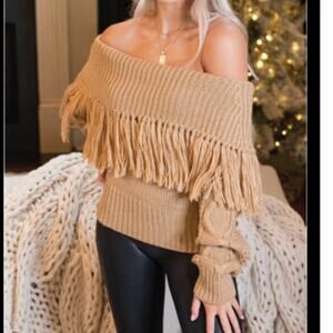 NWT Hot N Delicious Off the shoulder sweater Fringe S